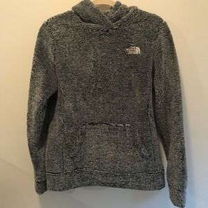 Women’s North Face fleece pullover